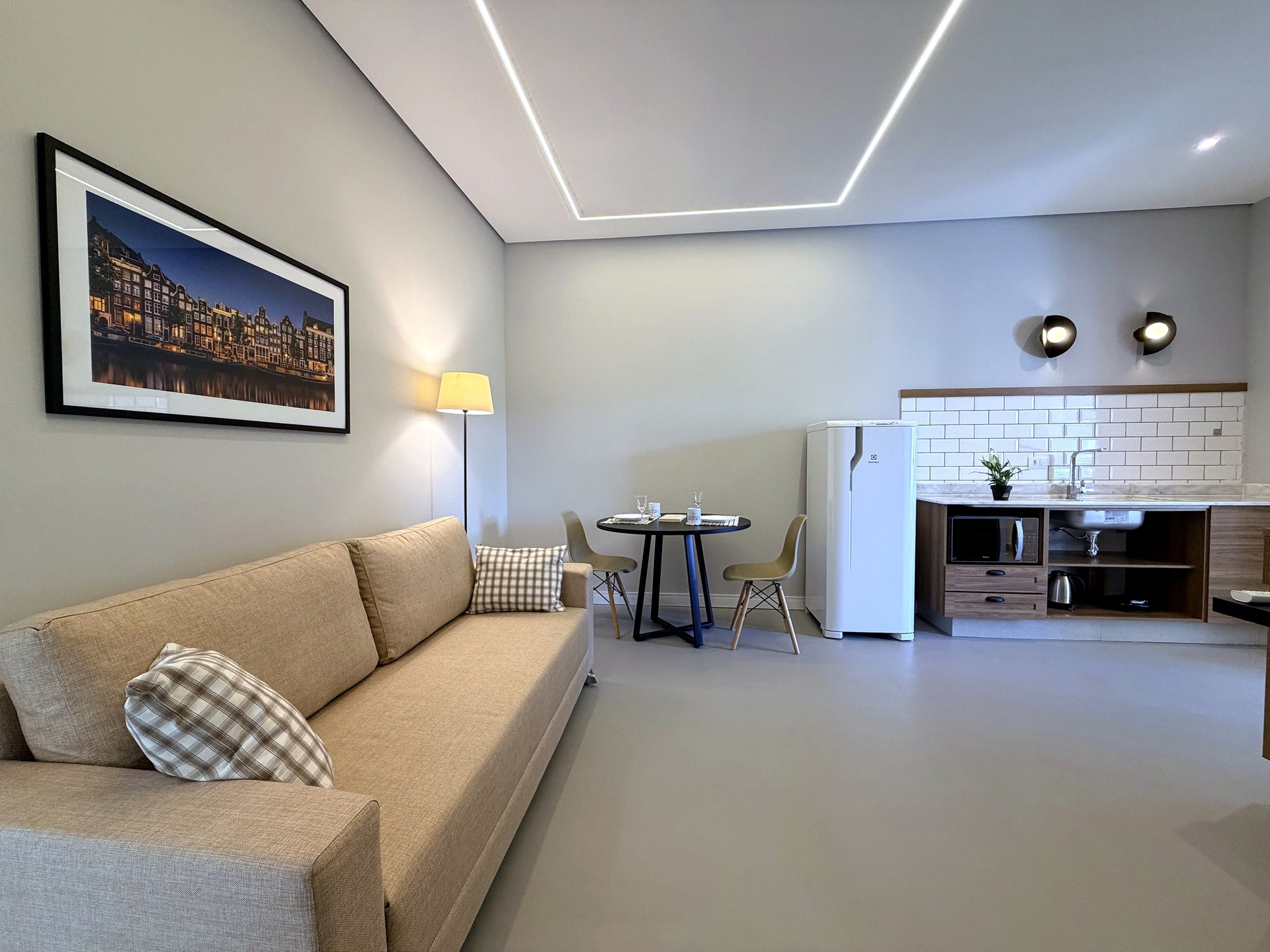 Sala e cozinha do apartamento de um quarto